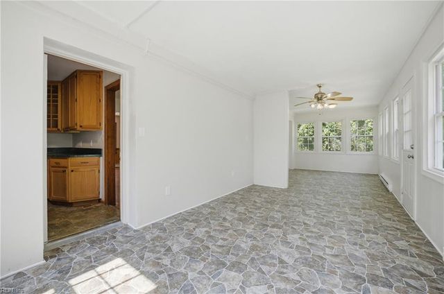 13 Paddock DR, Newport News, VA 23606