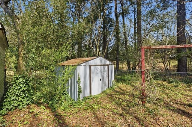 13 Paddock DR, Newport News, VA 23606