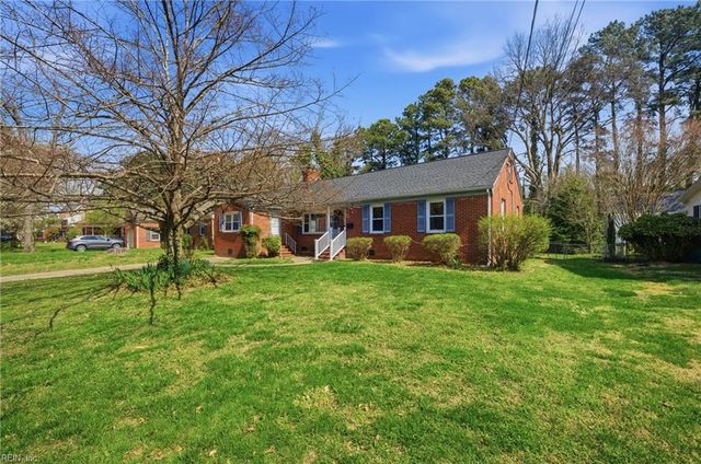 13 Paddock DR, Newport News, VA 23606