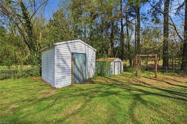 13 Paddock DR, Newport News, VA 23606