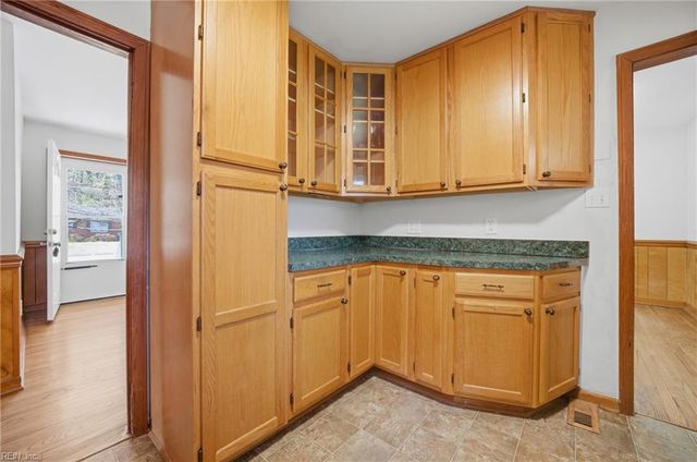 13 Paddock DR, Newport News, VA 23606