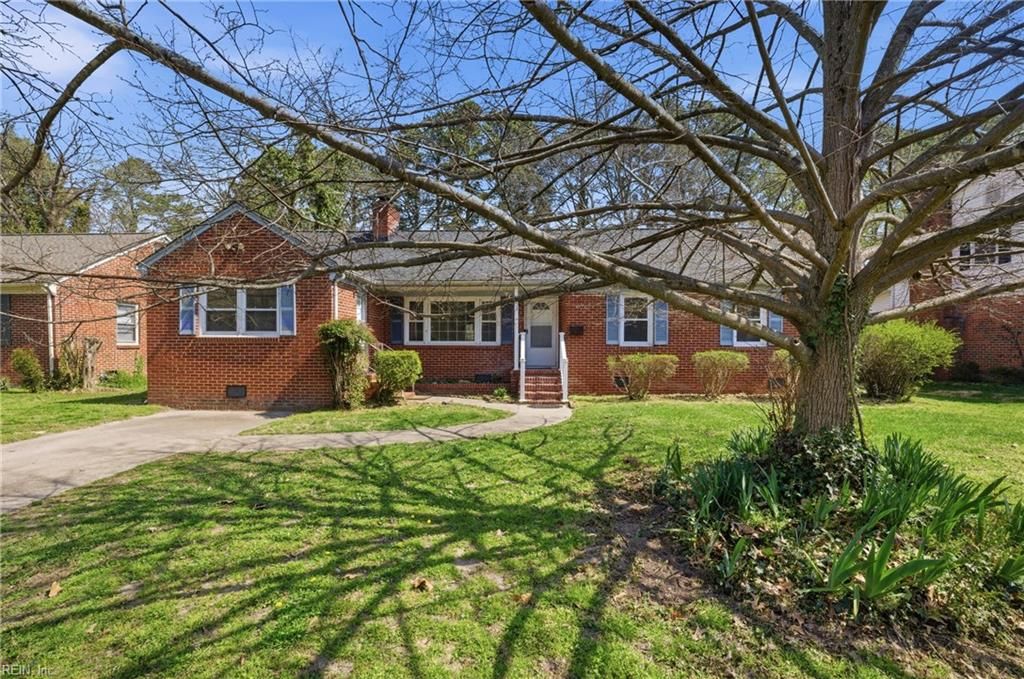 13 Paddock DR, Newport News, VA 23606