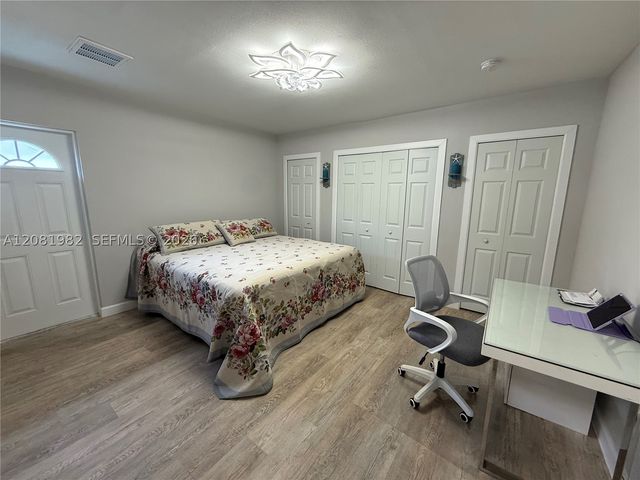 52 45th, St Petersburg, FL 33706