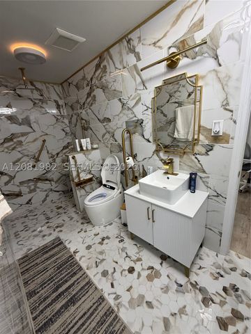 52 45th, St Petersburg, FL 33706