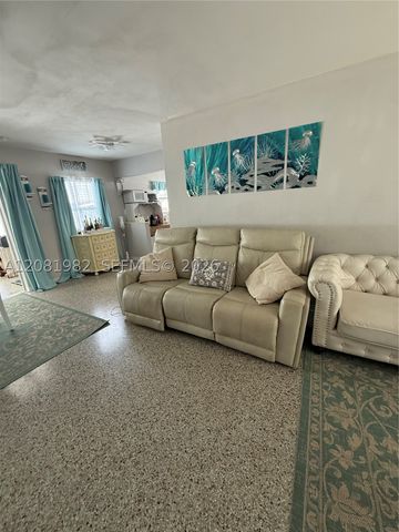 52 45th, St Petersburg, FL 33706