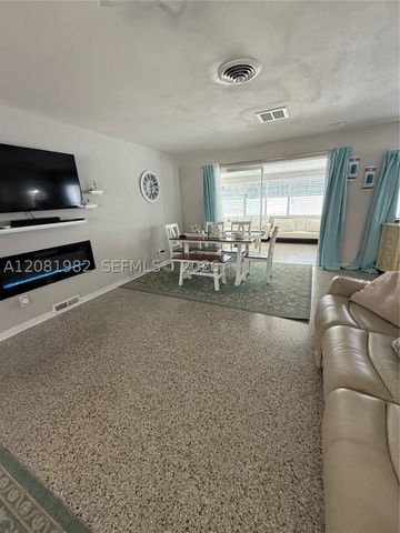 52 45th, St Petersburg, FL 33706