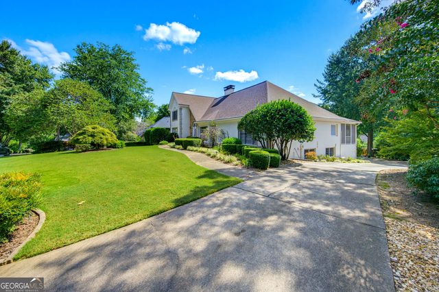 1001 Ashebrooke Court NE, Marietta, GA 30068