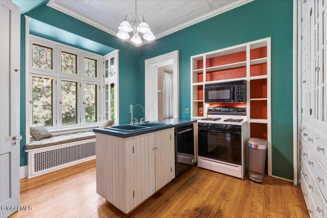 263 Guy Park Avenue, Amsterdam, NY 12010