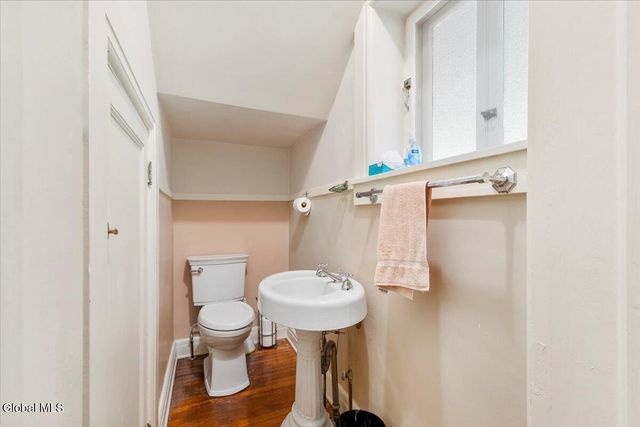 263 Guy Park Avenue, Amsterdam, NY 12010