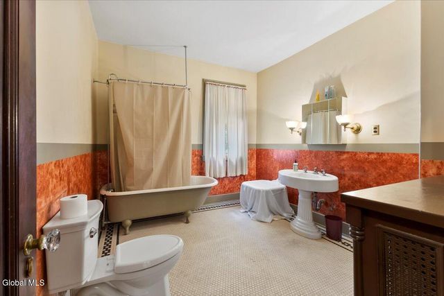 263 Guy Park Avenue, Amsterdam, NY 12010