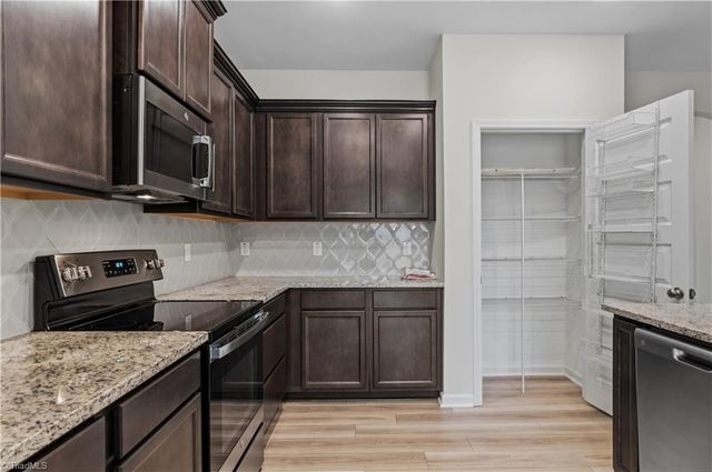 6267 Finch Meadow Court, Clemmons, NC 27012