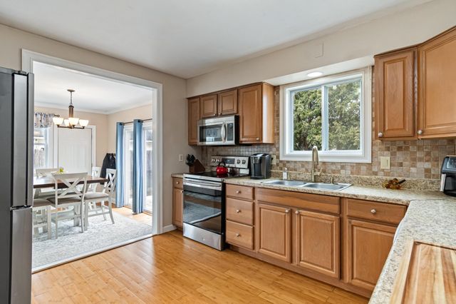 3 Logwood Street, South Burlington, VT 05403