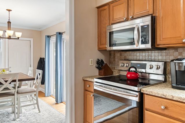 3 Logwood Street, South Burlington, VT 05403