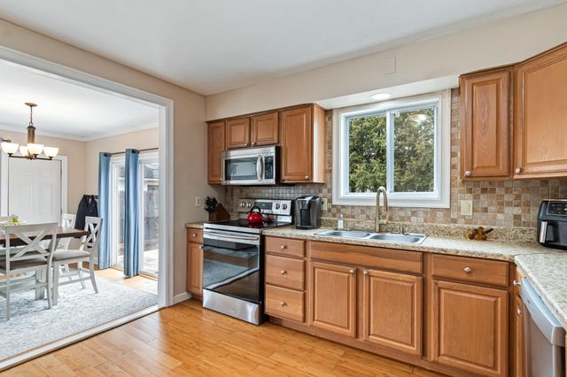 3 Logwood Street, South Burlington, VT 05403