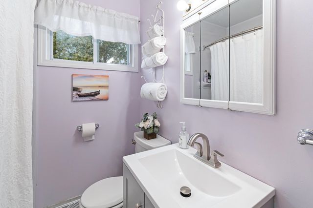 3 Logwood Street, South Burlington, VT 05403