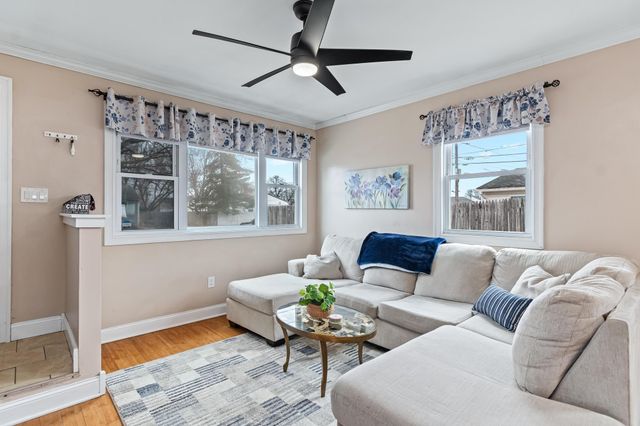 3 Logwood Street, South Burlington, VT 05403