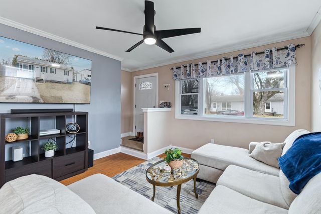 3 Logwood Street, South Burlington, VT 05403