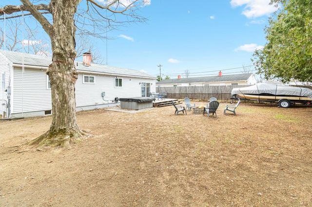 3 Logwood Street, South Burlington, VT 05403