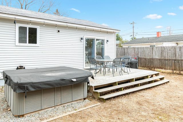 3 Logwood Street, South Burlington, VT 05403