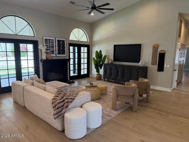 12738 E LAUREL Lane, Scottsdale, AZ 85259