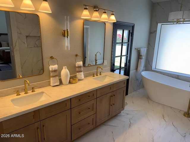 12738 E LAUREL Lane, Scottsdale, AZ 85259