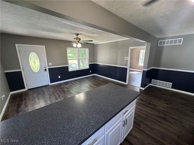 2660 Ridge Road, Zanesville, OH 43701