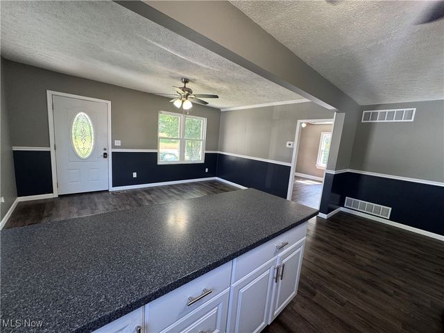 2660 Ridge Road, Zanesville, OH 43701