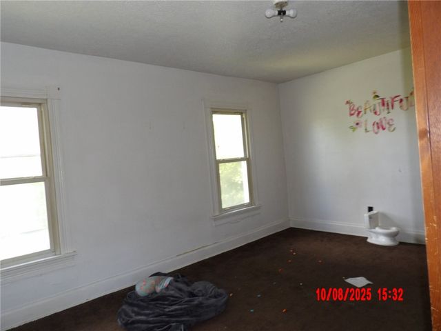 425 Grove St, Hermitage, PA 16148