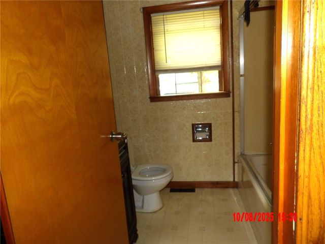 425 Grove St, Hermitage, PA 16148