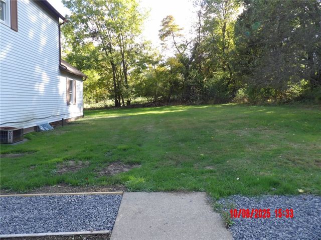 425 Grove St, Hermitage, PA 16148