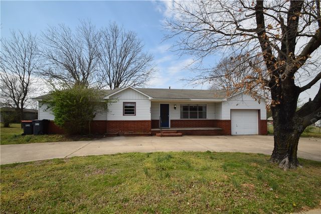 2544 Butterfield Coach Road, Springdale, AR 72764