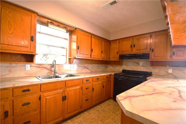 2544 Butterfield Coach Road, Springdale, AR 72764