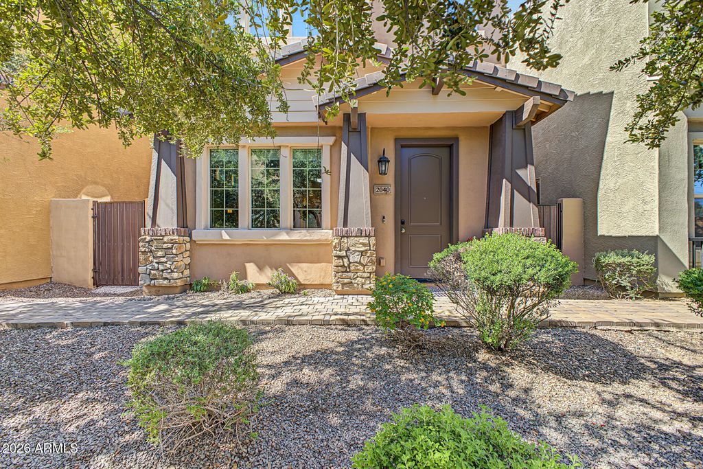 2040 E HEARTWOOD Lane, Phoenix, AZ 85022 — photo 2