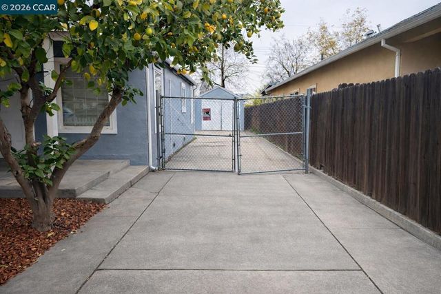 3743 23rd Ave, Sacramento, CA 95820