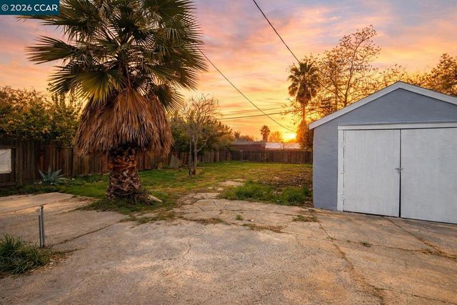 3743 23rd Ave, Sacramento, CA 95820