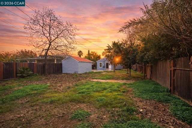 3743 23rd Ave, Sacramento, CA 95820