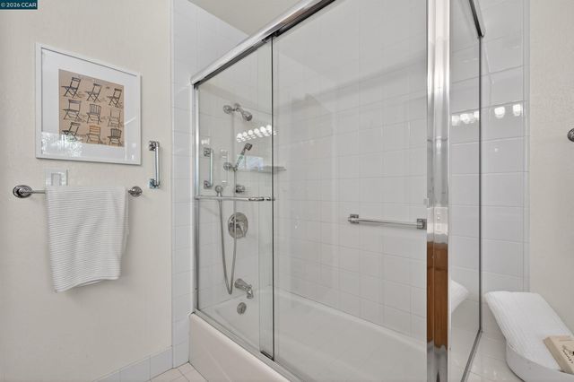 15 Crown Ct, Orinda, CA 94563