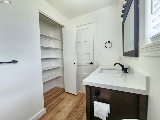 13205 Ne 76TH Way, Vancouver, WA 98682