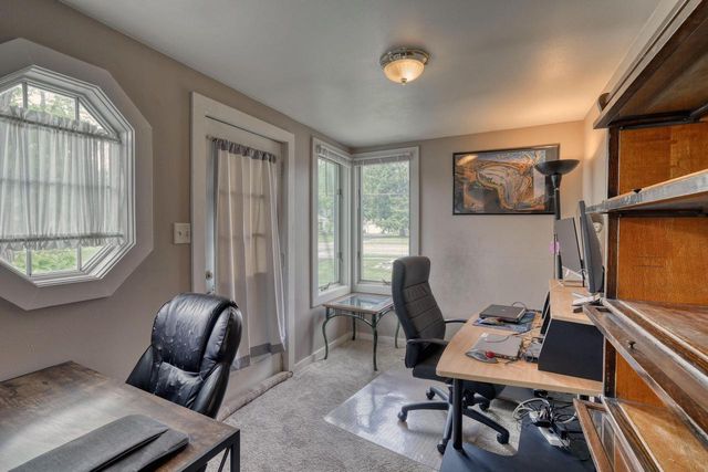 590 North AVENUE, Hartland, WI 53029