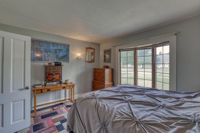 590 North AVENUE, Hartland, WI 53029