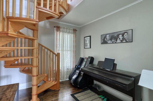 590 North AVENUE, Hartland, WI 53029