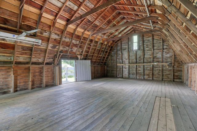 590 North AVENUE, Hartland, WI 53029