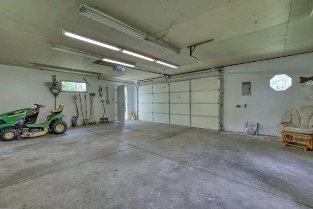 590 North AVENUE, Hartland, WI 53029