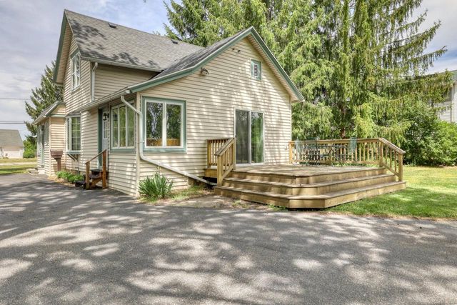 590 North AVENUE, Hartland, WI 53029