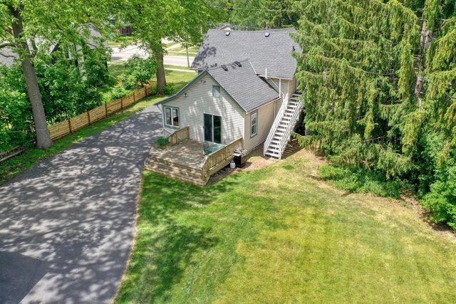 590 North AVENUE, Hartland, WI 53029