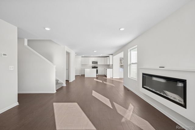 700 Knollwood Bend, Chelsea, MI 48118