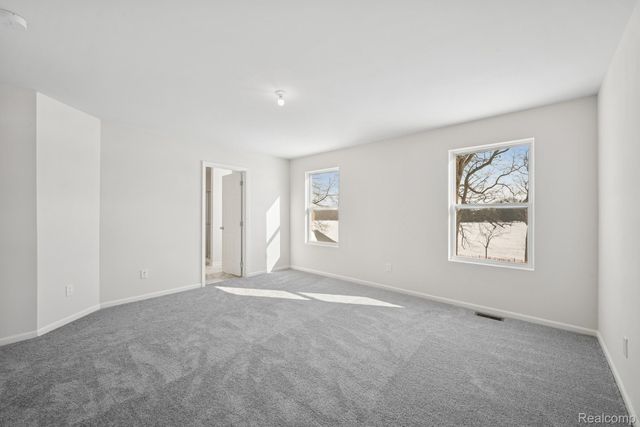 700 Knollwood Bend, Chelsea, MI 48118