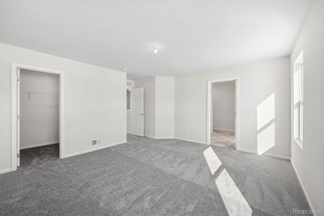 700 Knollwood Bend, Chelsea, MI 48118