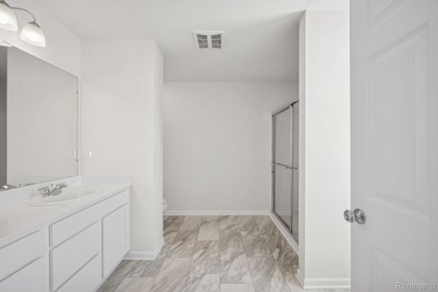 700 Knollwood Bend, Chelsea, MI 48118