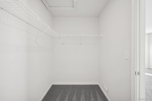 700 Knollwood Bend, Chelsea, MI 48118